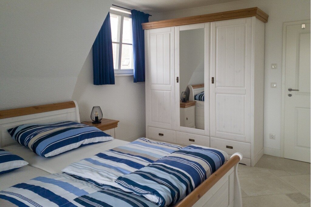2. Schlafzimmer